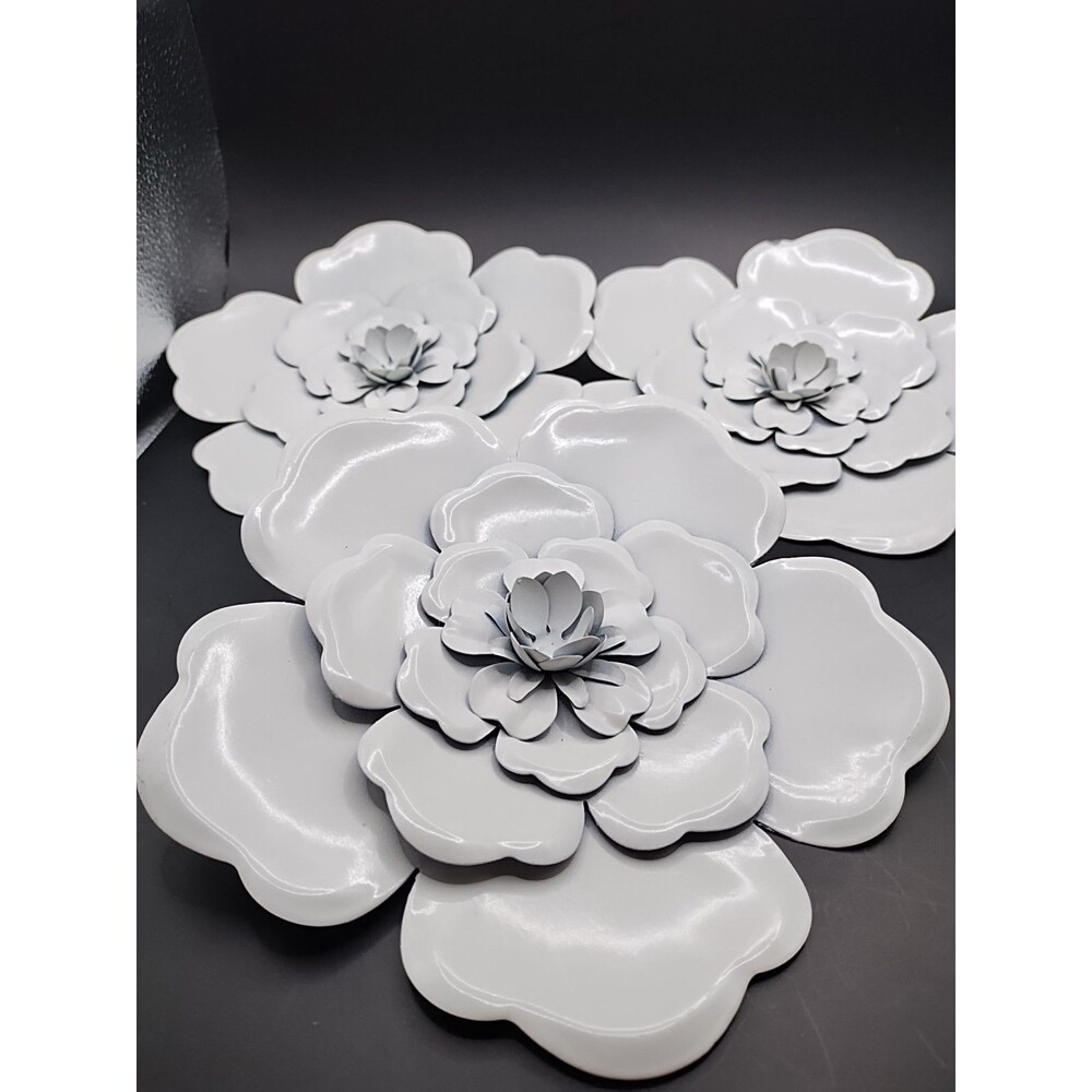 White Flower Indoor Outdoor Hanging Decor, 8" New